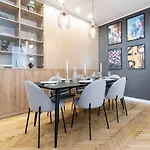 Qult - The Architect Apartman *
