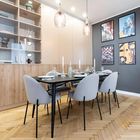 Qult - The Architect Apartment *