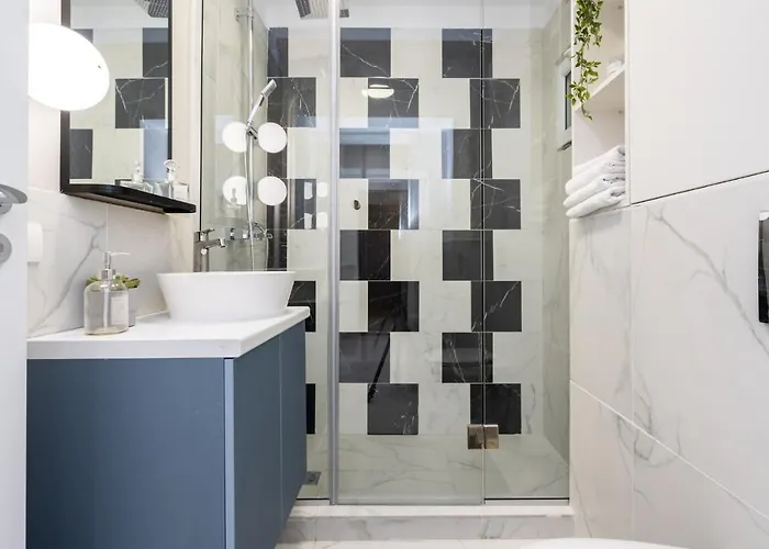 Qult - The Architect Apartment *